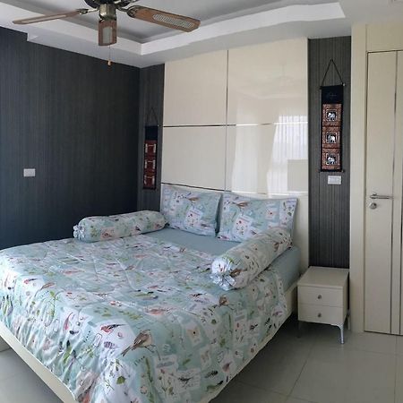 Cosy Beach View Condominium Паттая Екстер'єр фото