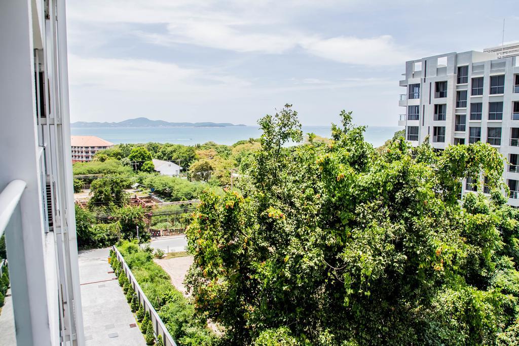 Cosy Beach View Condominium Паттая Екстер'єр фото