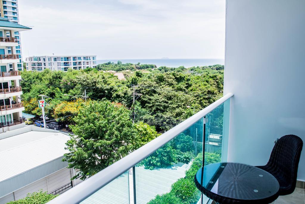 Cosy Beach View Condominium Паттая Екстер'єр фото